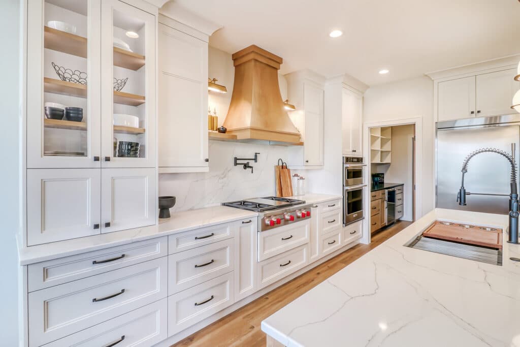 Alinhamento de porta de armário de cozinha